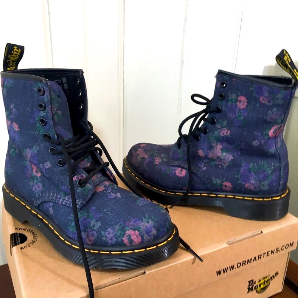 NWB DR MARTENS CASTEL DENIM LOOK BOOT - Picture 3 of 8